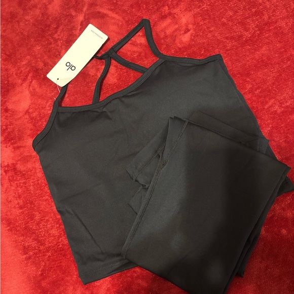 ALO Yoga Leggings and Top Set - Picture 3 of 6